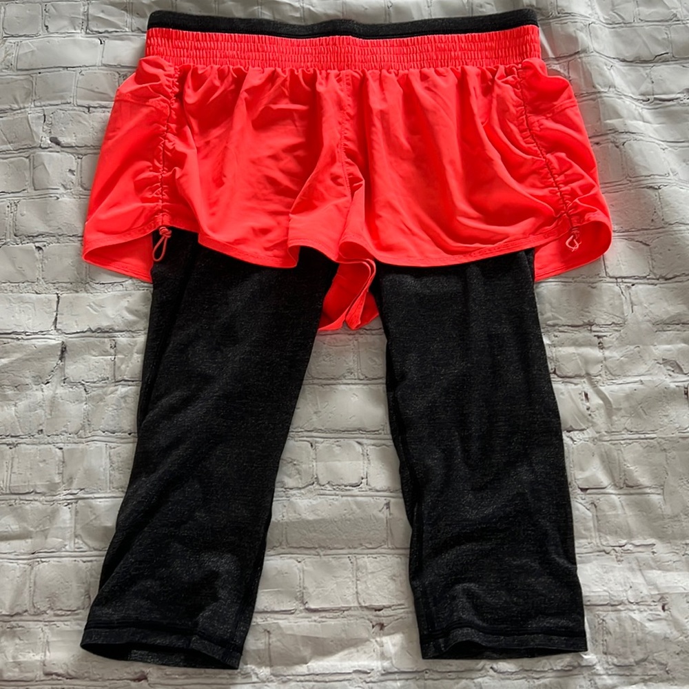 Athlete 2-in-1 Capri with attached short